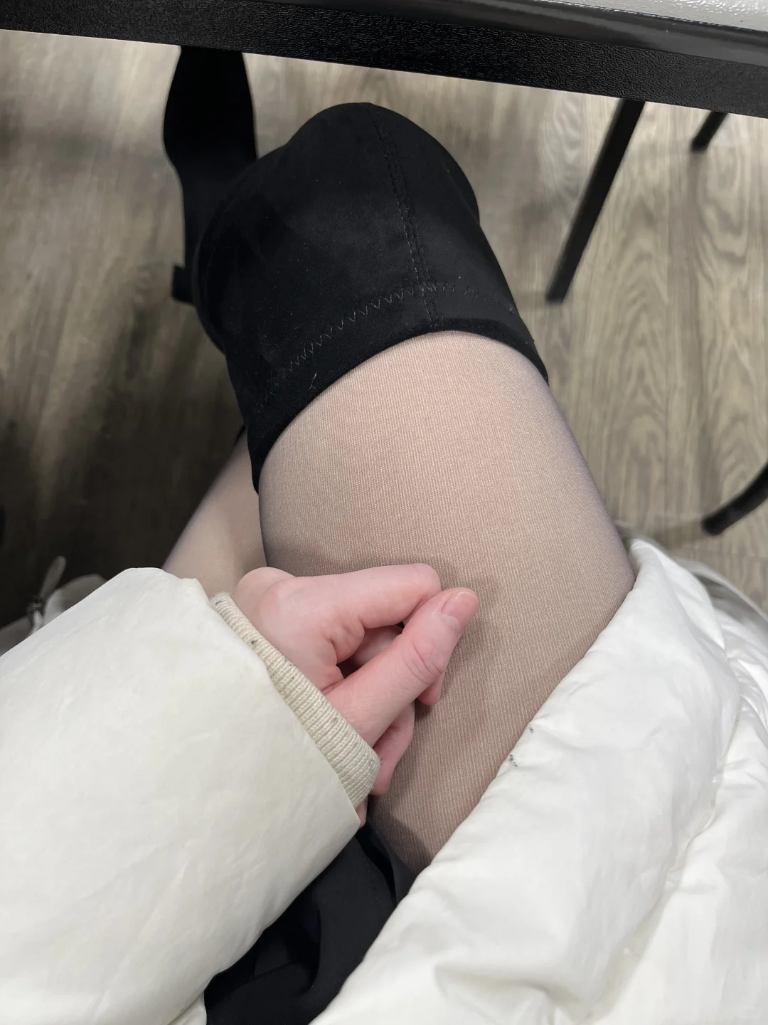 疑似粉白皮适合的加绒黑丝