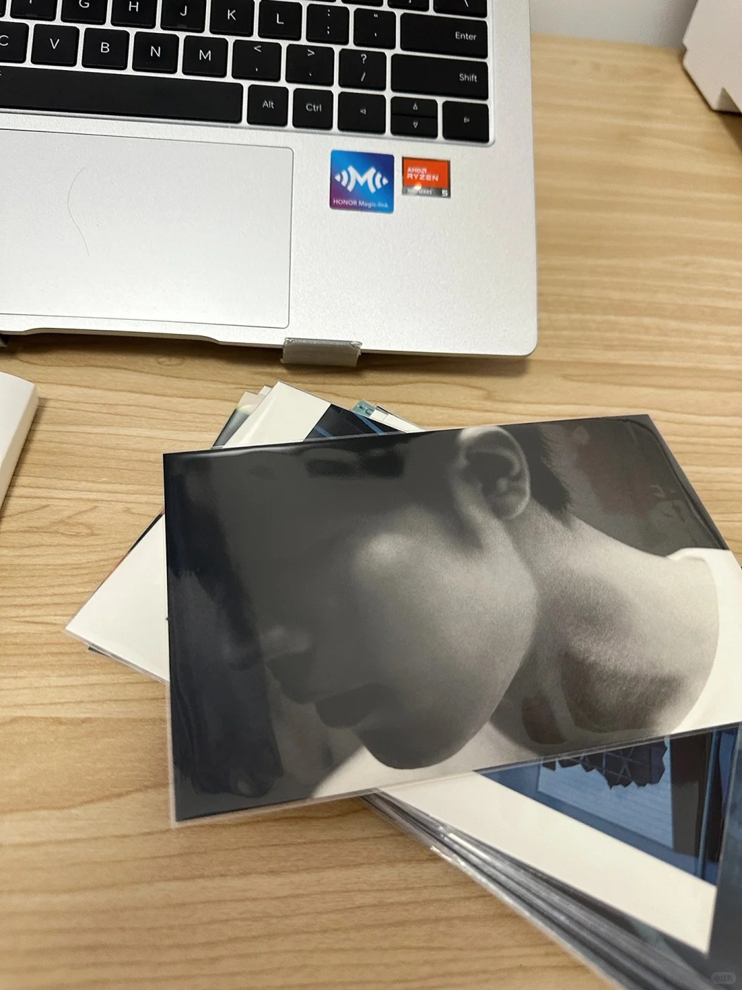 肖战💽【不要回头】33张写真集防潮的方法是……