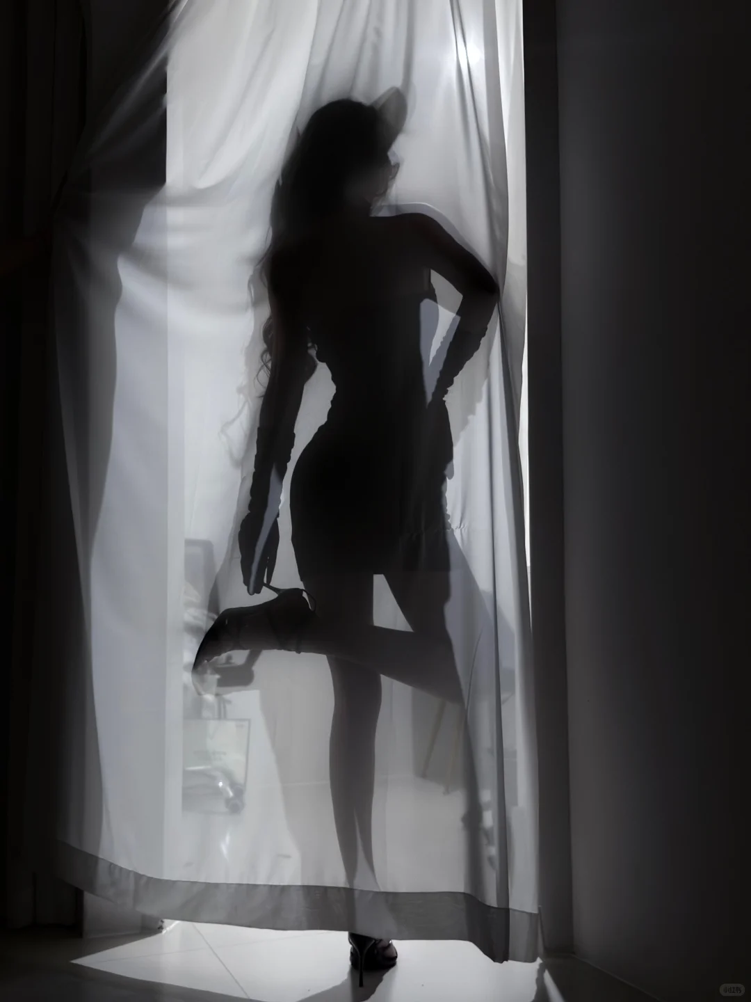 谁能抗拒暗黑系兔女郎的致命吸引力?🐰⚫️