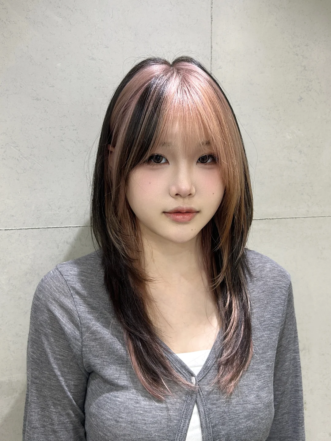 高层次剪发 + 脸部线条漂染 🤍