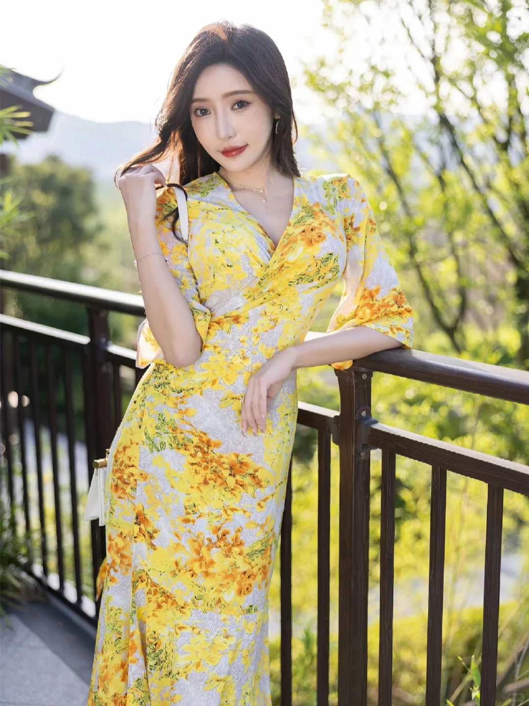 前凸后翘、饱满圆润、完美、秀人模特王馨瑶