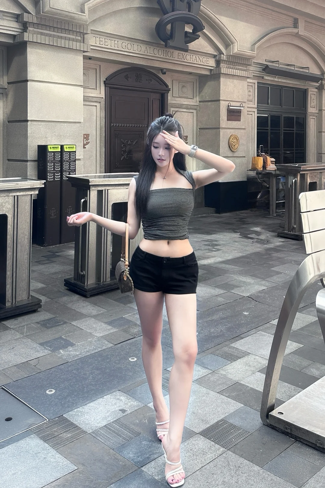 学一组辣妹拍照姿势📸