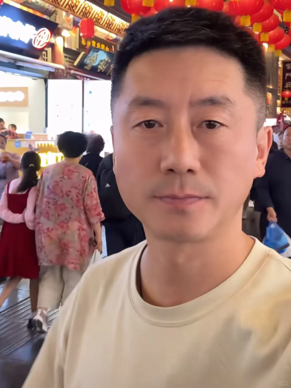 深圳80年 离异孩子在留学 找个女主人