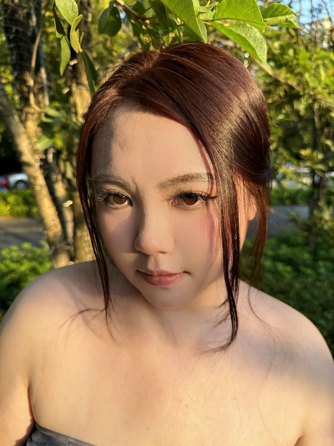 谁说大胸女孩不能穿抹胸上衣？！