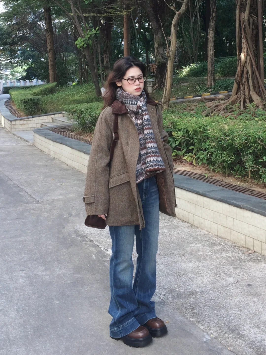 发现小个子真的适合复古文艺随性感书呆子风