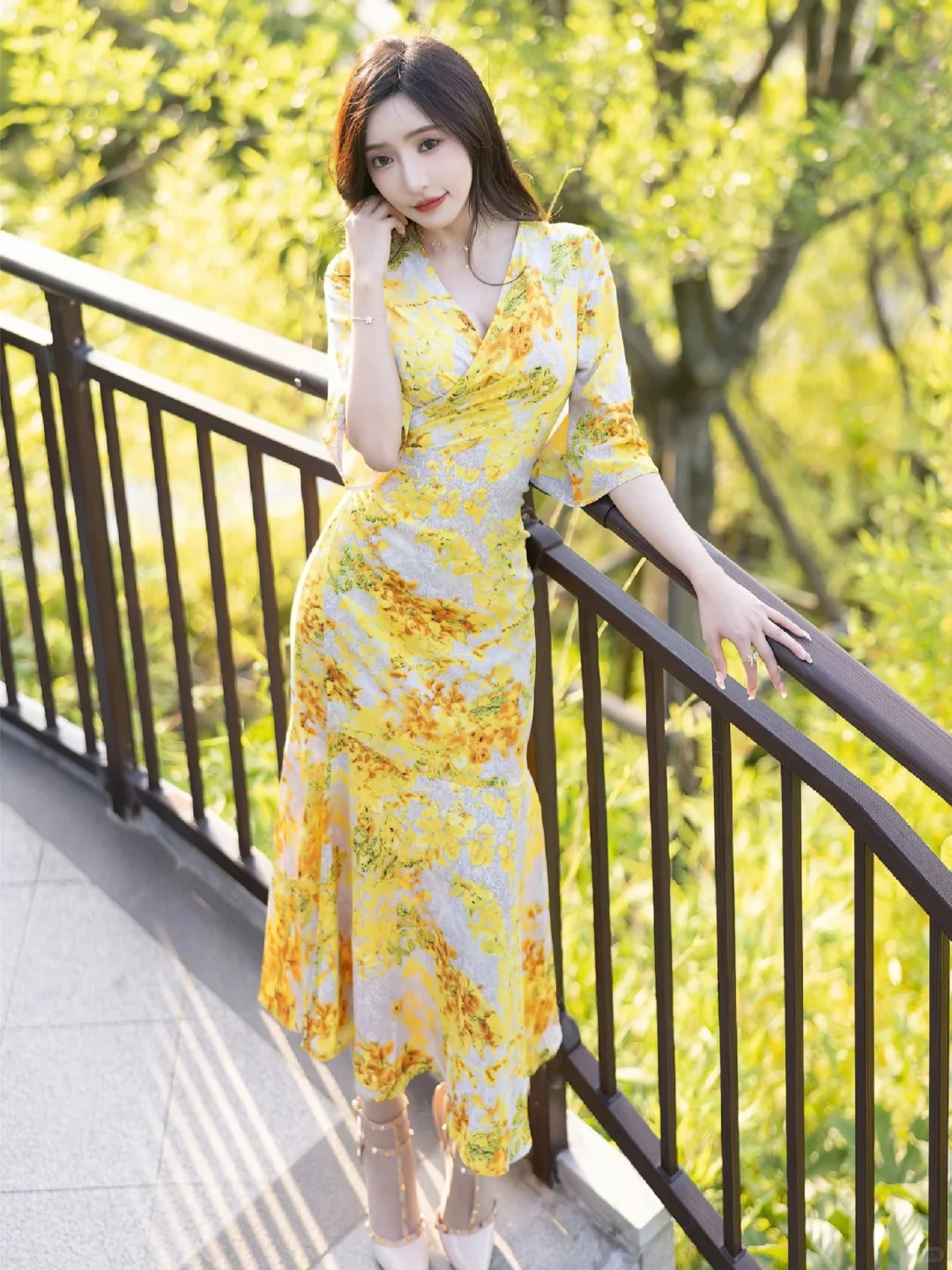 前凸后翘、饱满圆润、完美、秀人模特王馨瑶