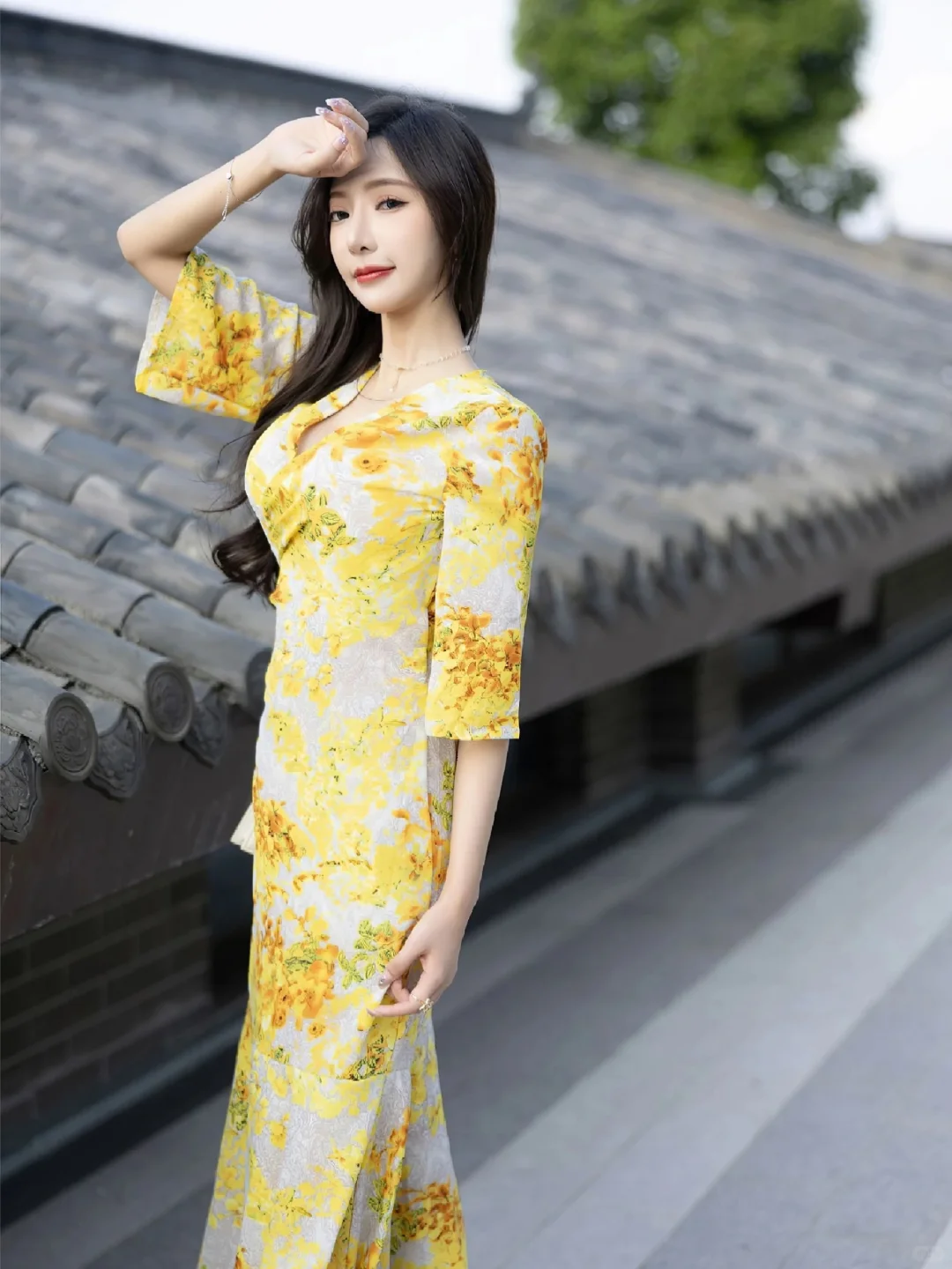 前凸后翘、饱满圆润、完美、秀人模特王馨瑶