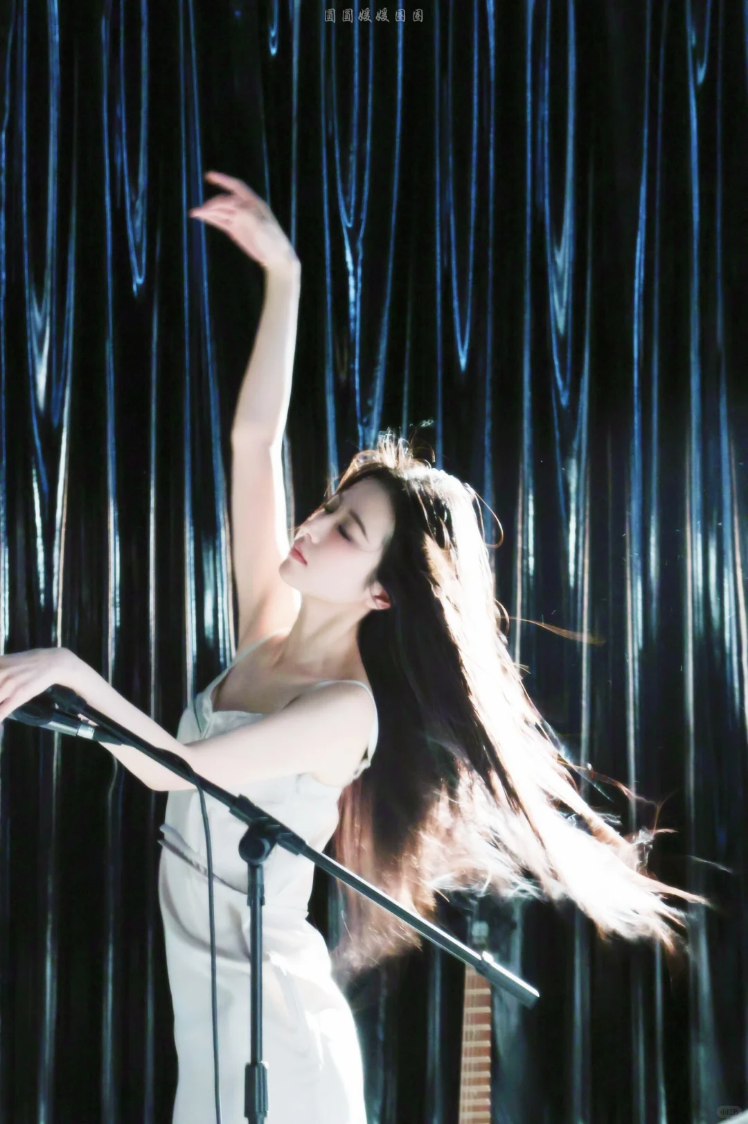 人怎么可以美成这样。。。