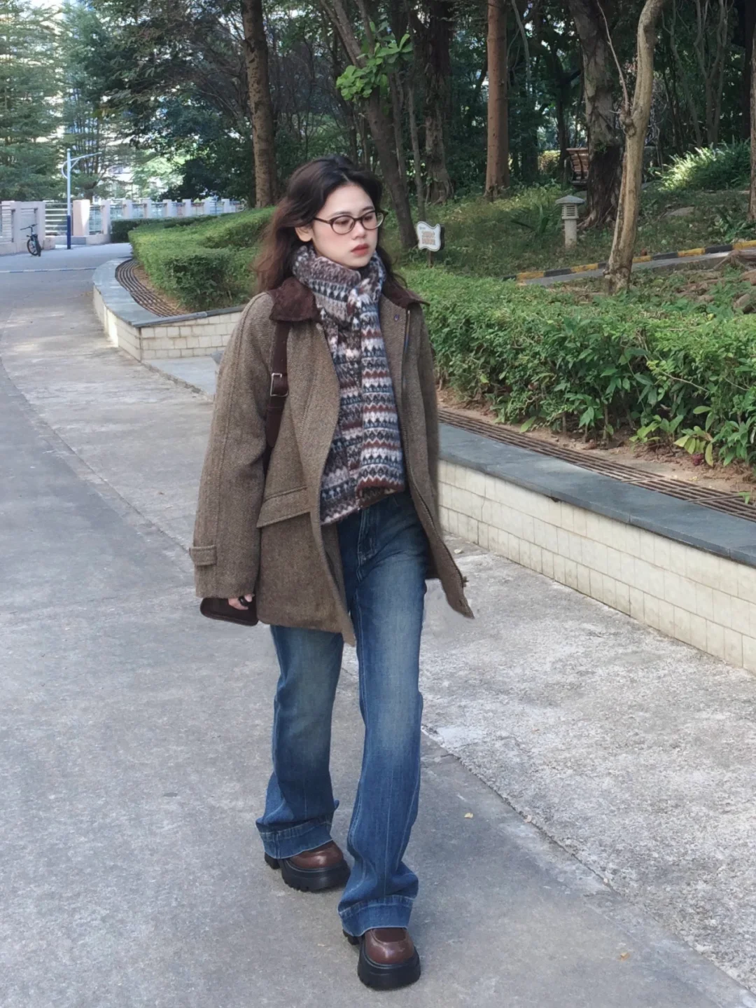 发现小个子真的适合复古文艺随性感书呆子风