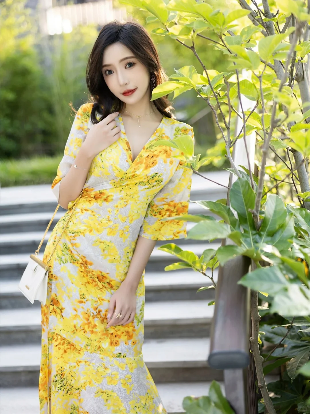 前凸后翘、饱满圆润、完美、秀人模特王馨瑶