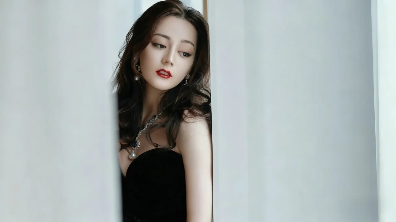 迪丽热巴这颜值不知道将来会便宜了哪个小子