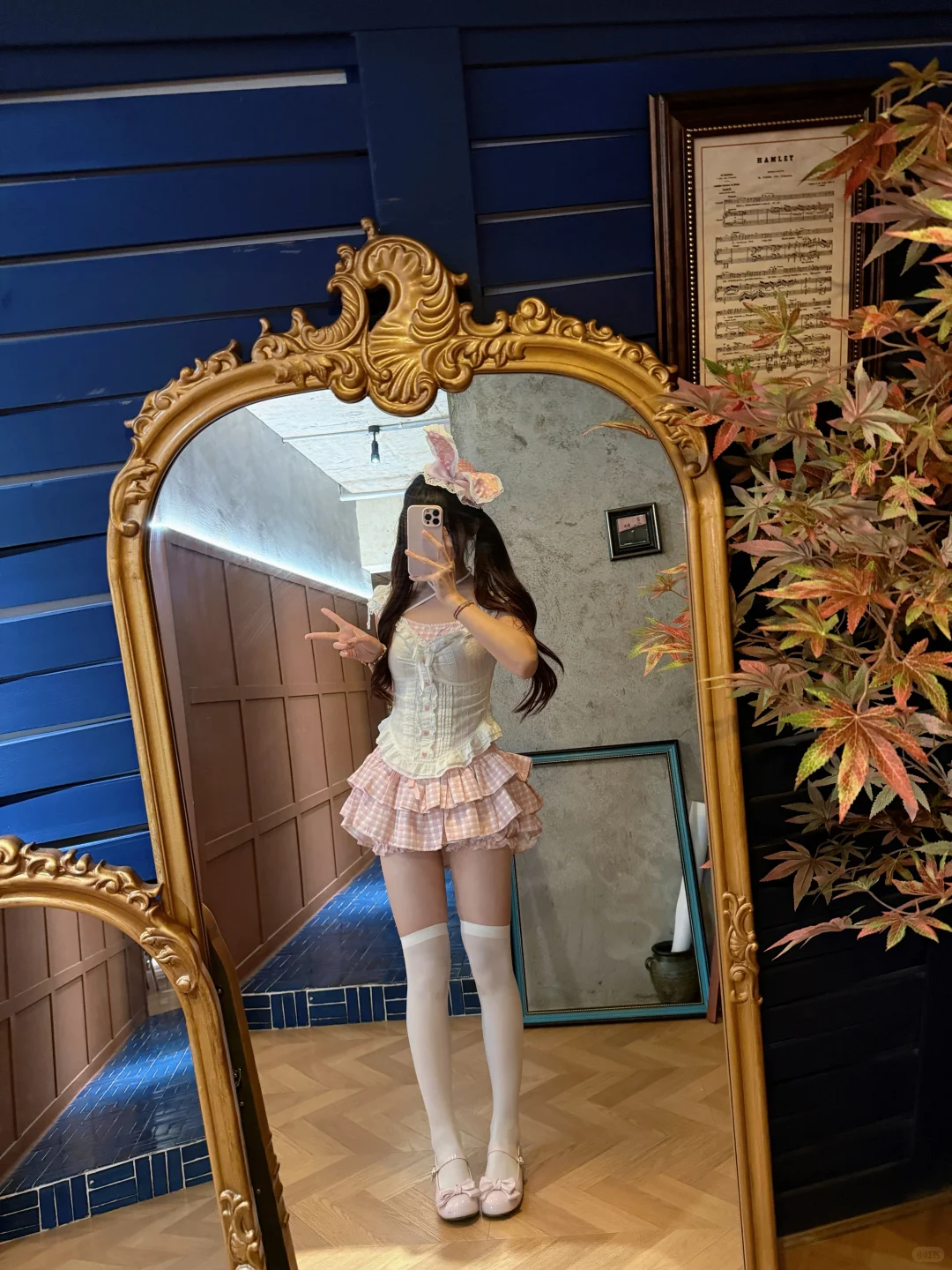 自存一些咖啡店甜妹拍照姿势·' ֊'·