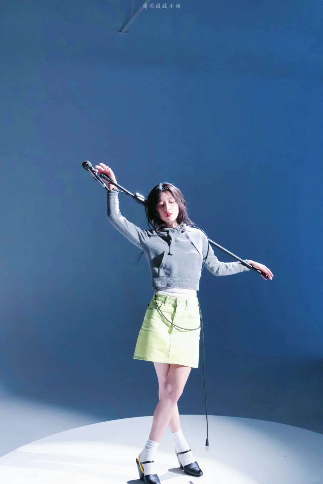 人怎么可以美成这样。。。