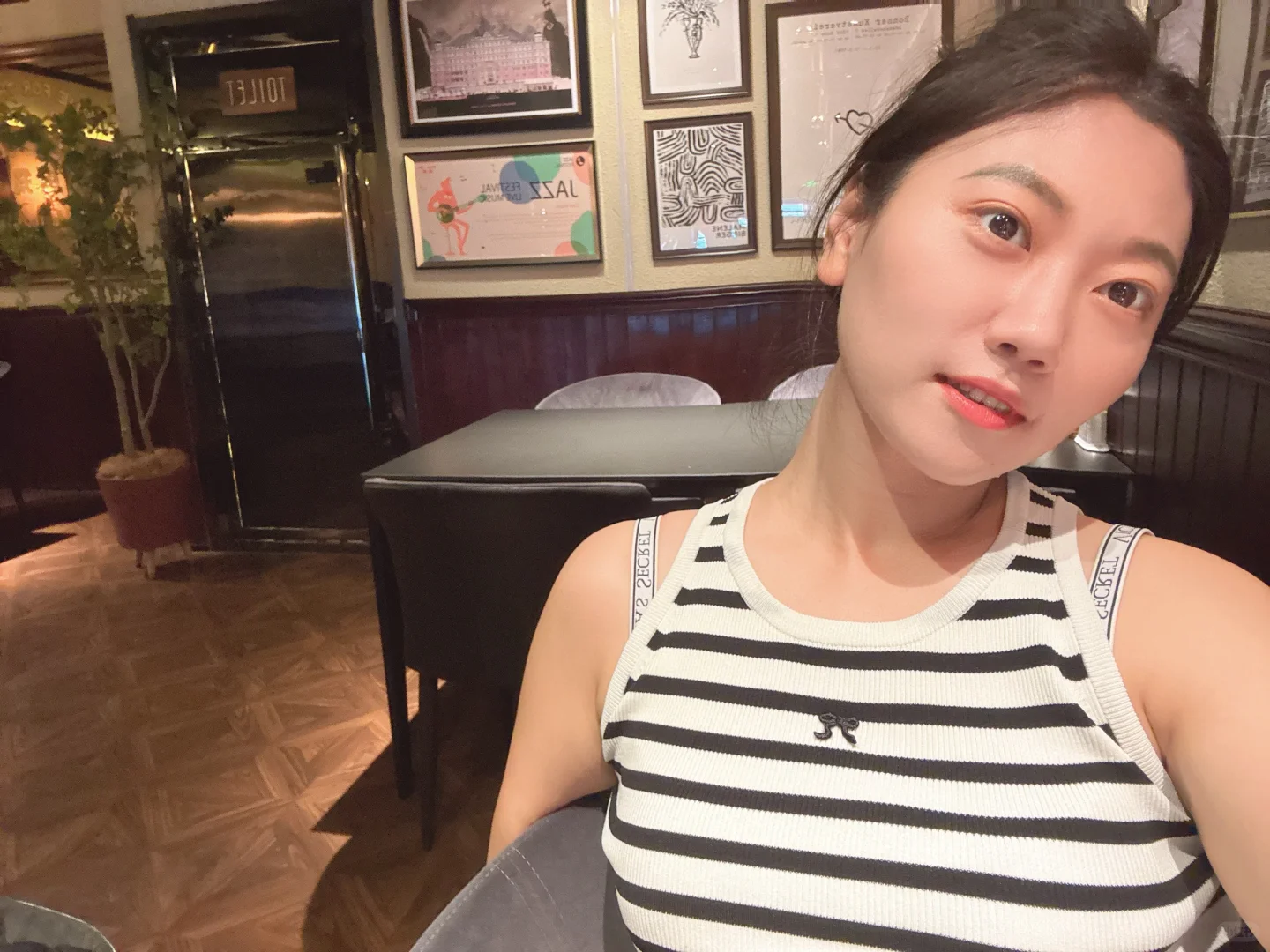 让我们恭喜这位女士学会了自由泳
