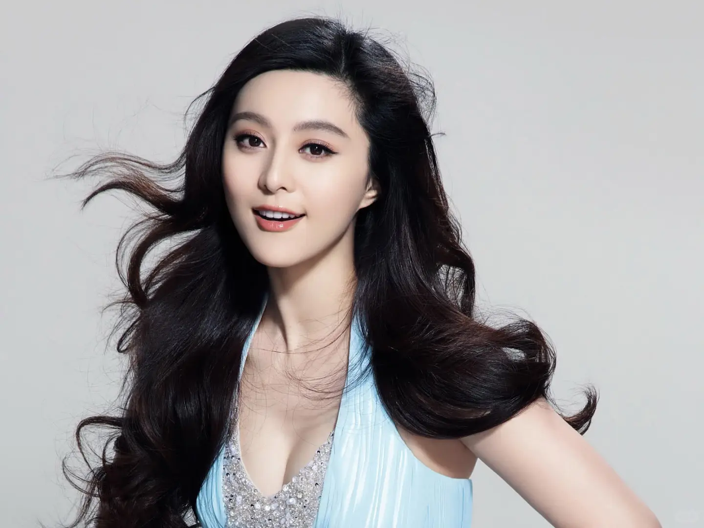 内娱女神范冰冰红毯美照,惊为天人的美貌!