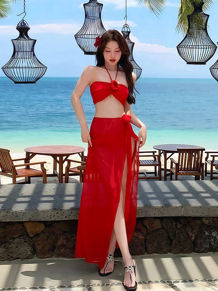 “ 敢穿红色比基尼的女生,从来不需要低调”