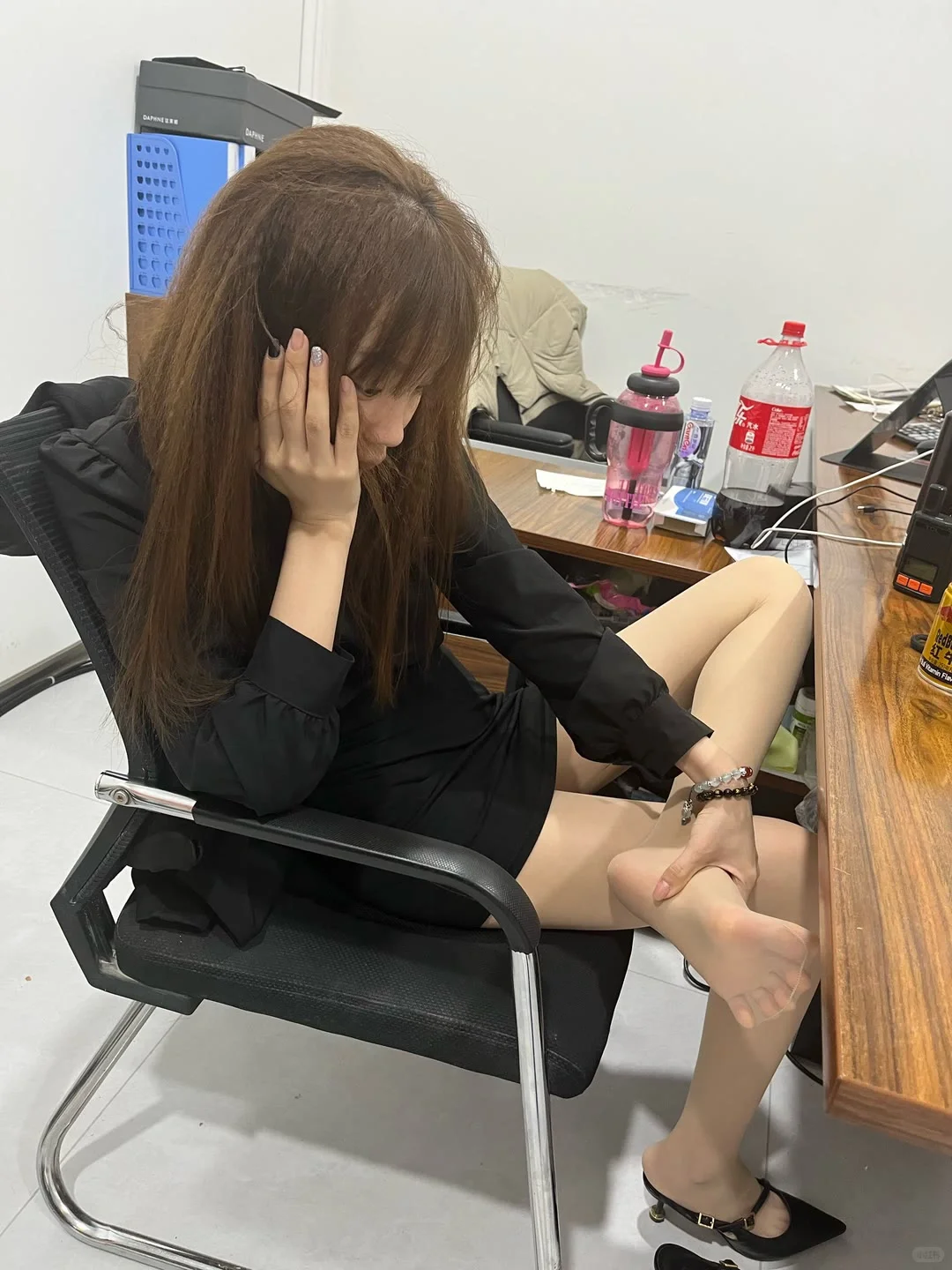 财务小姐姐又开始在上班时间思考人生了