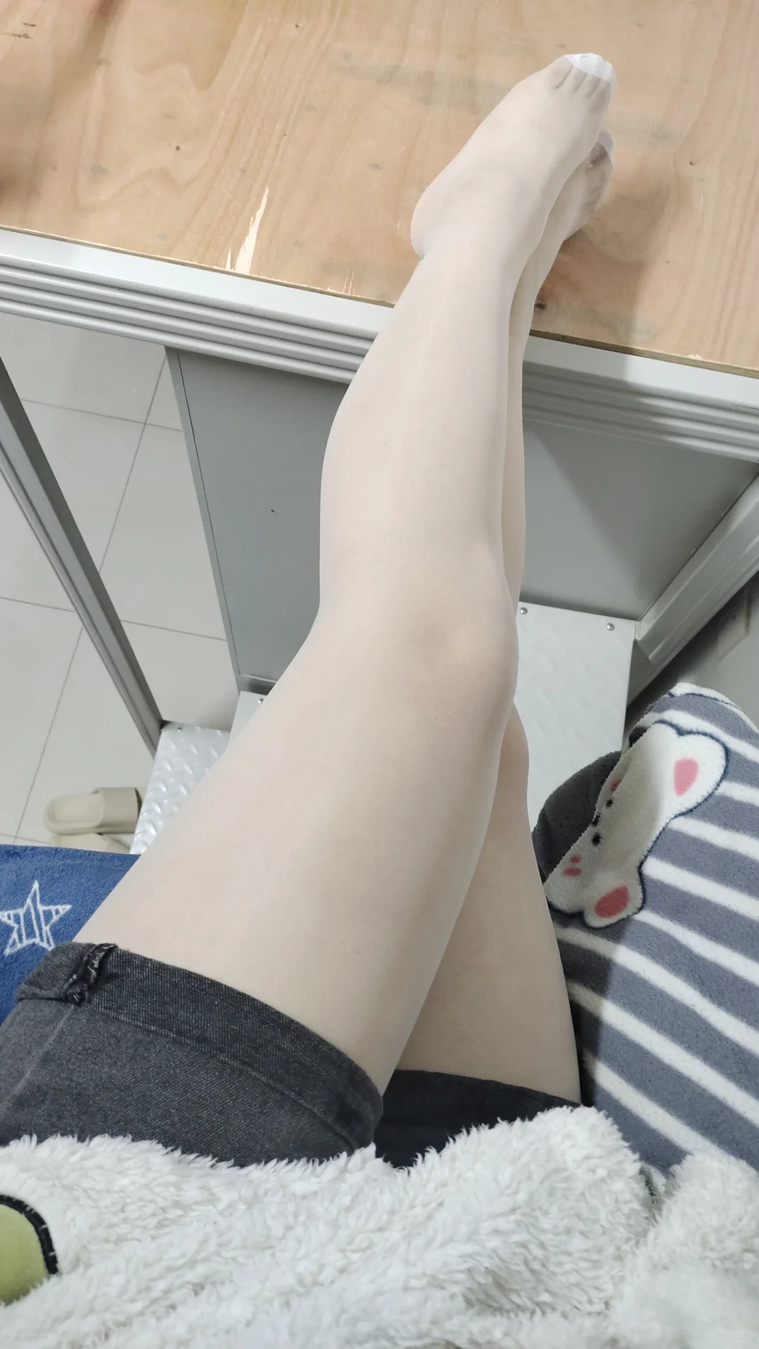 肉色丝袜更百搭