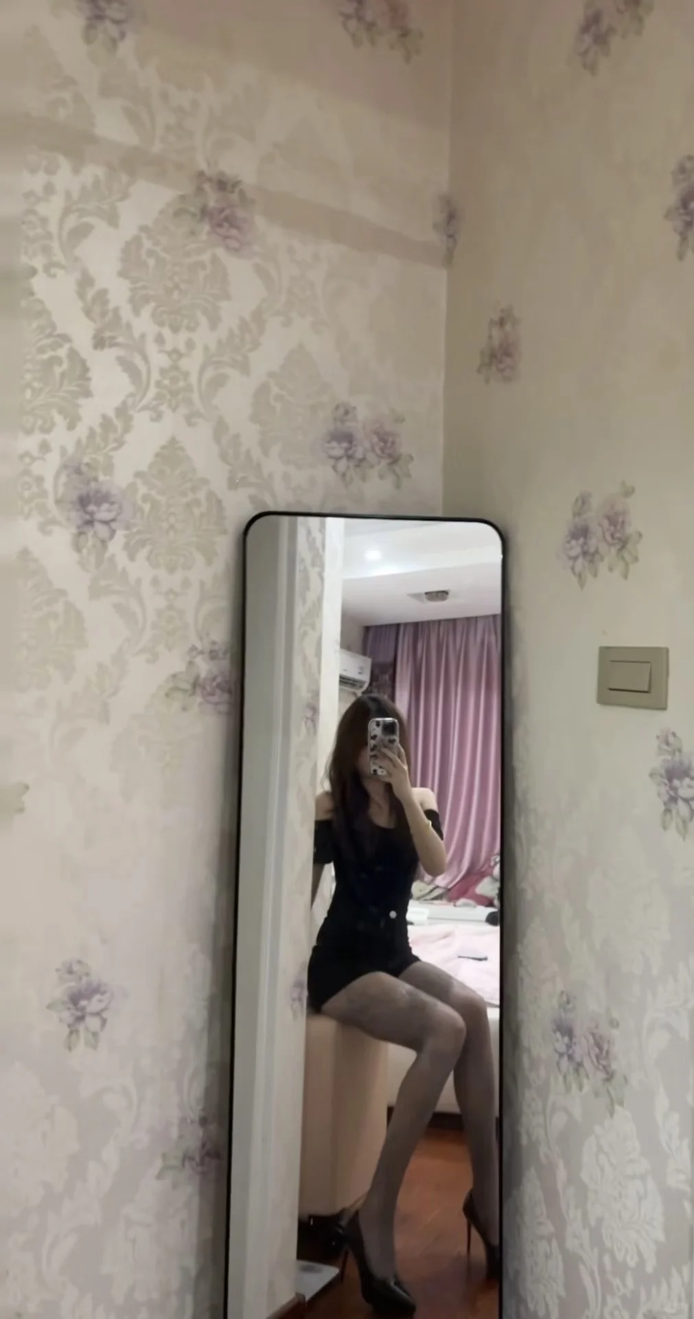美女姐姐自拍丝袜好身材 qq