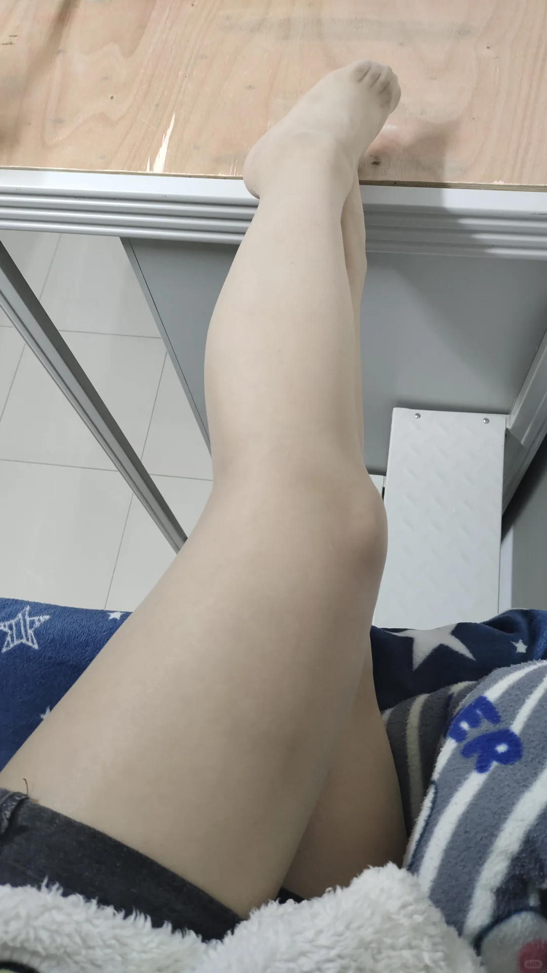 肉色丝袜更百搭