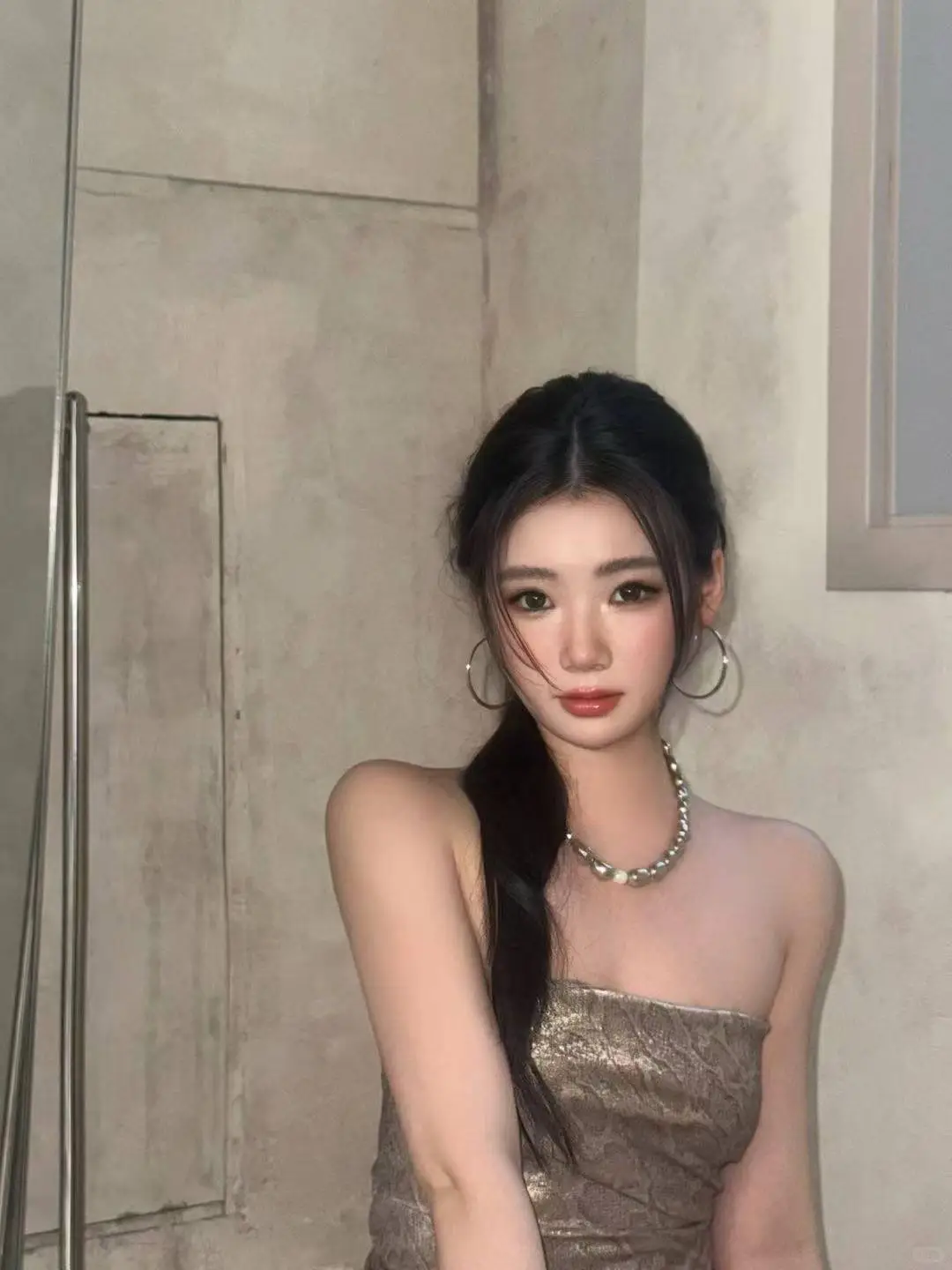 摄影📸：环境简单，模特就不简单，硬美！