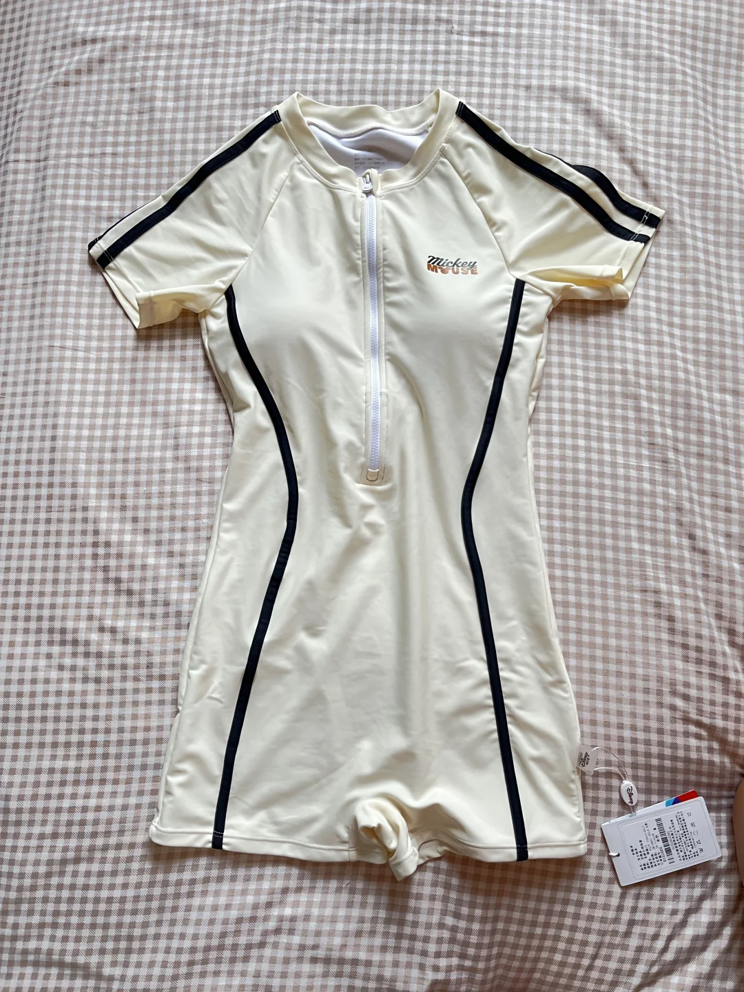 准备学游泳,第一次穿泳衣差点闹笑话