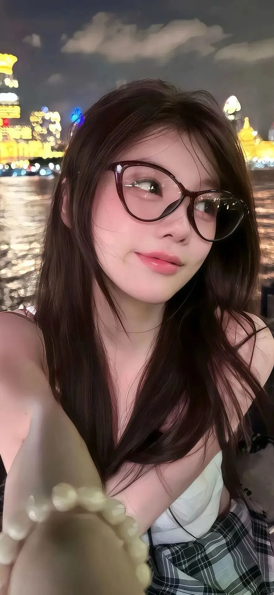 SHARE,18张性感美女壁纸合集