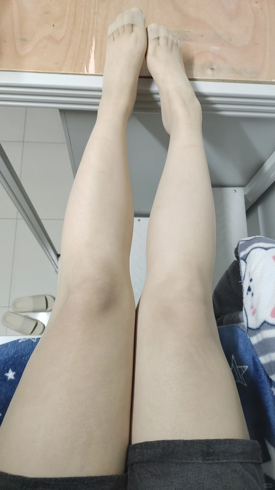 肉色丝袜更百搭