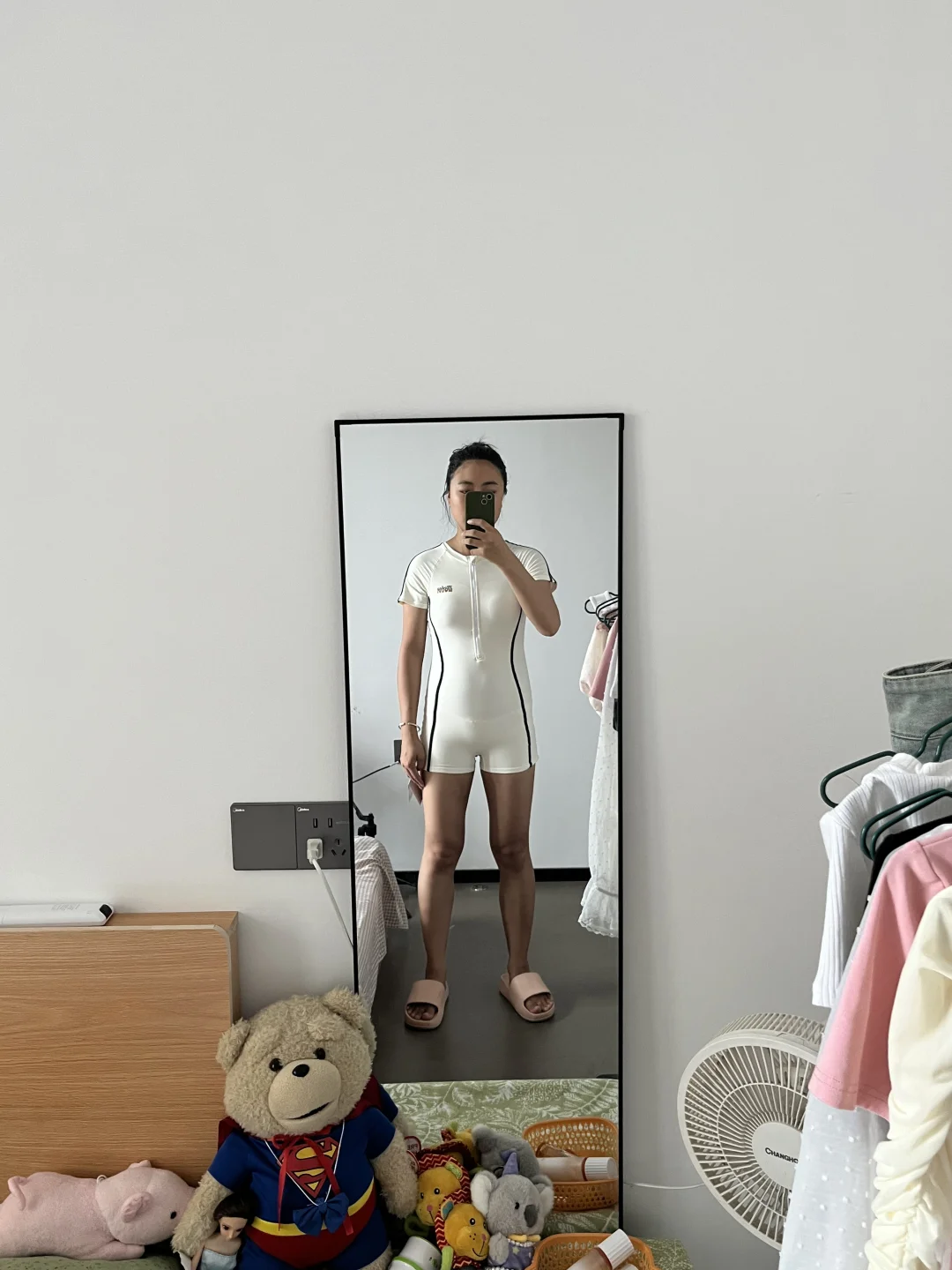 准备学游泳,第一次穿泳衣差点闹笑话