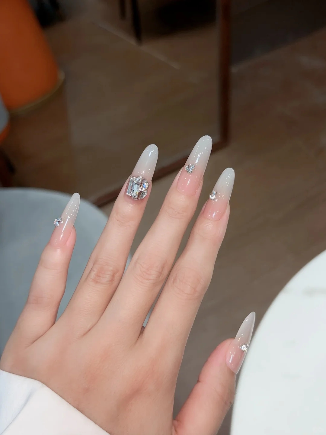 纯欲感十足的美甲💅牛乳白渐变