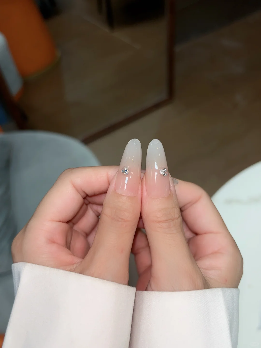 纯欲感十足的美甲💅牛乳白渐变