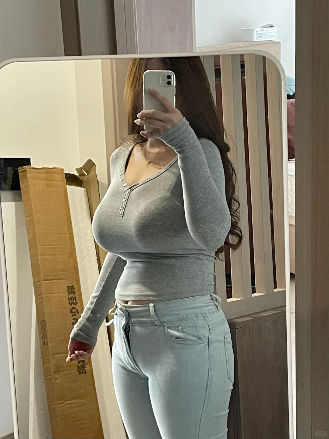 还是穿衣自由不了,🐻大穿紧身衣一晃一晃的