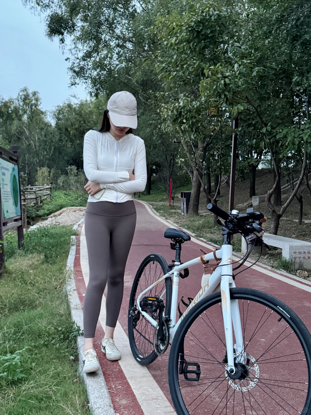秋天晚上出来骑车有多酷🍂太舒服了555