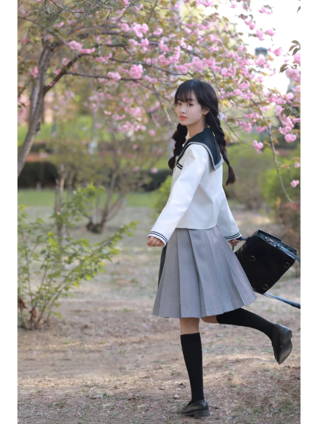 jk制服樱花写真|保姆级樱花🌸拍照姿势分享