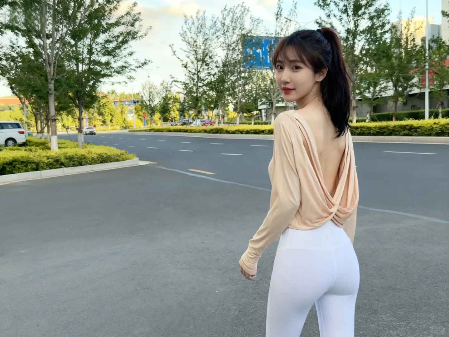 柔色碰撞：简约运动风的轻盈与活力