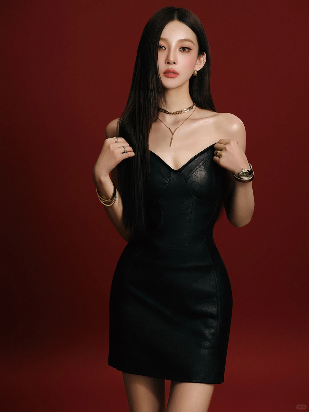 美艳且张扬♥️时尚杂志风少女写真