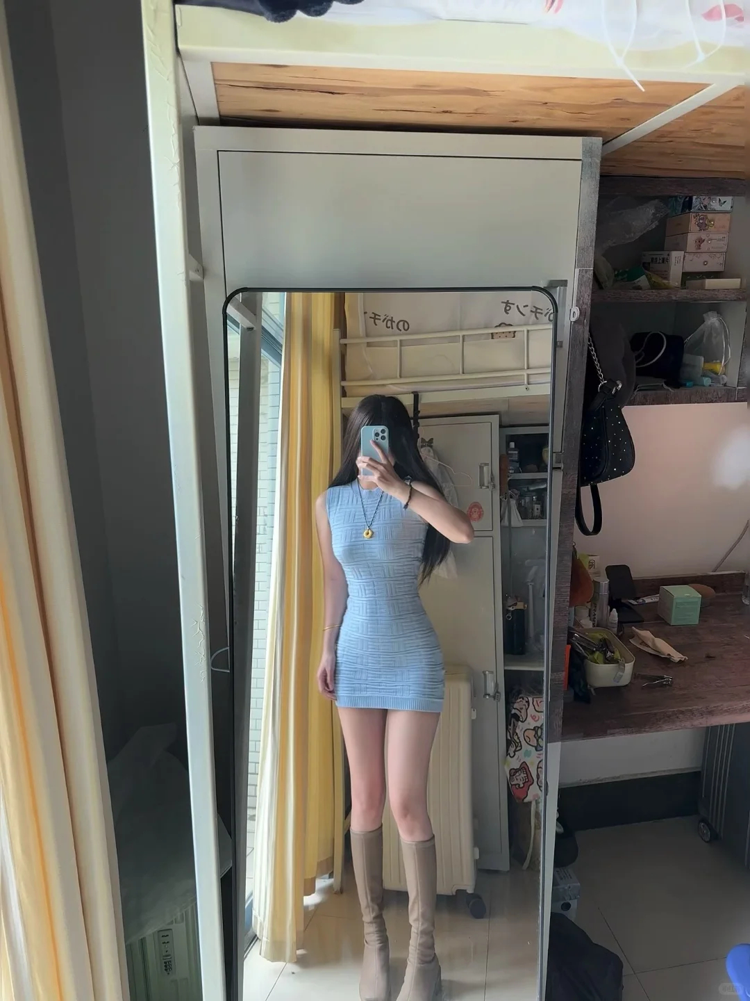左滑 看女大学生秒变辣妹的秘密武器