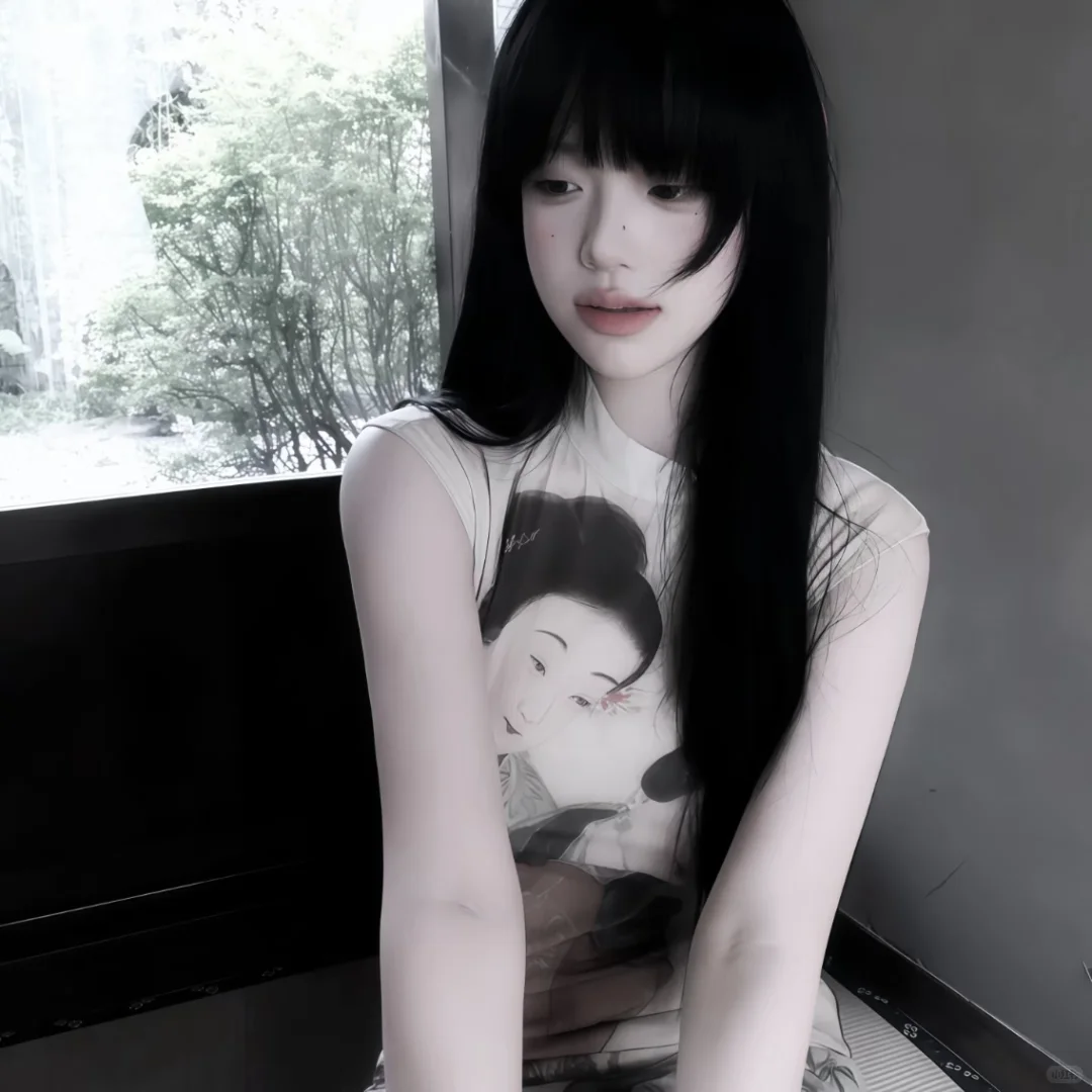 女 头