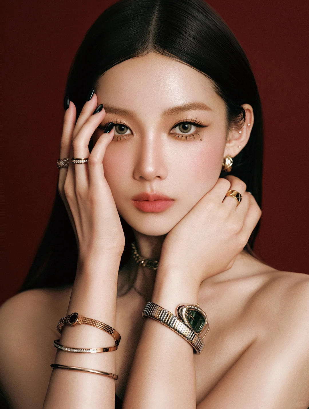 美艳且张扬♥️时尚杂志风少女写真