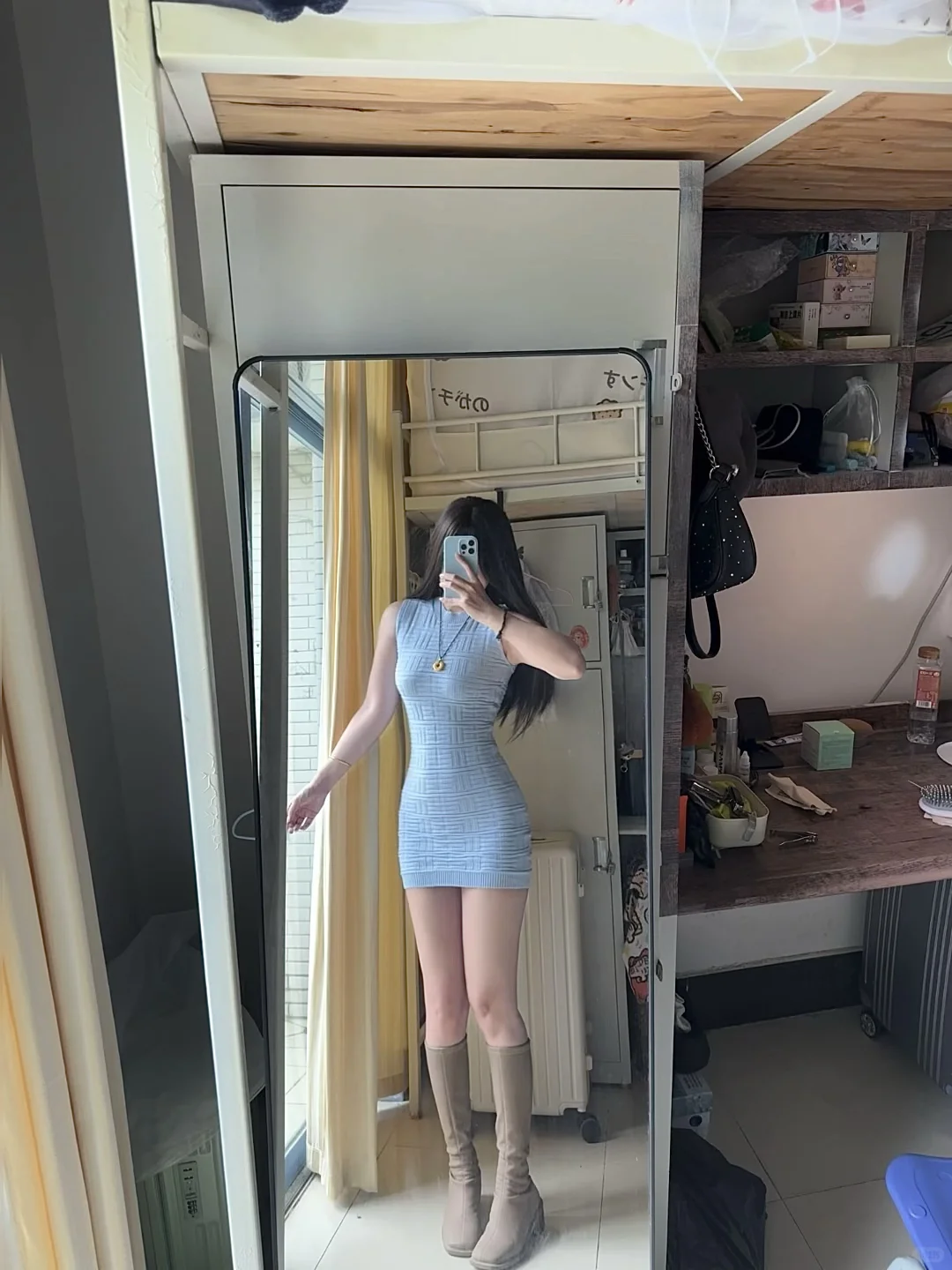 左滑 看女大学生秒变辣妹的秘密武器
