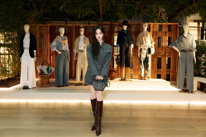 李一桐| in Brunello Cucinelli 📷