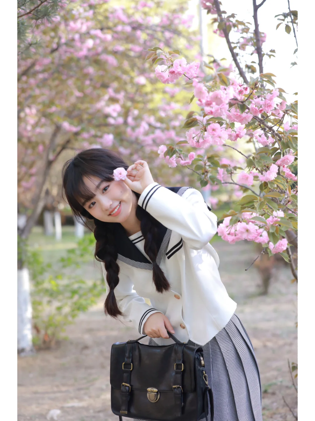 jk制服樱花写真|保姆级樱花🌸拍照姿势分享