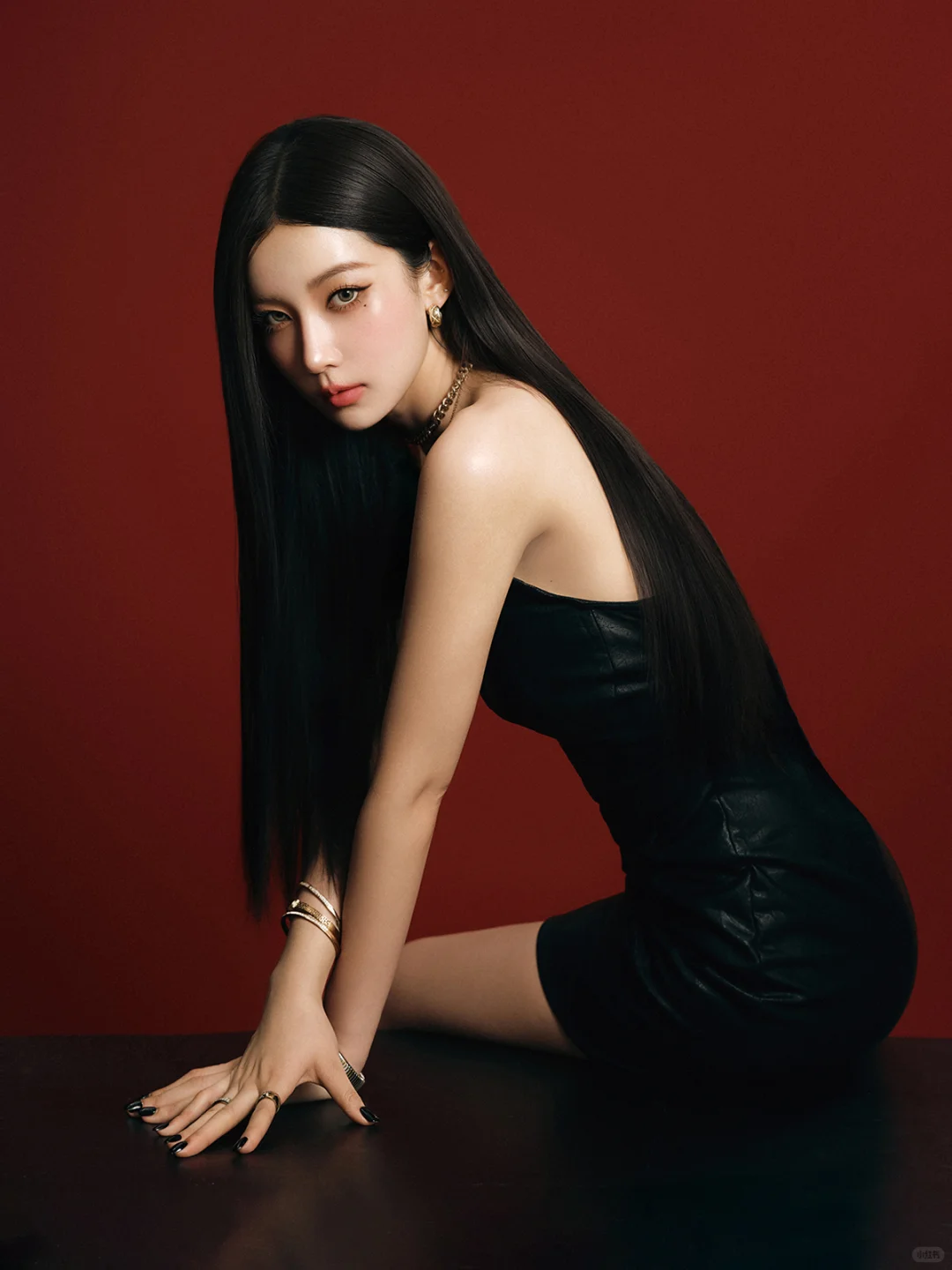 美艳且张扬♥️时尚杂志风少女写真