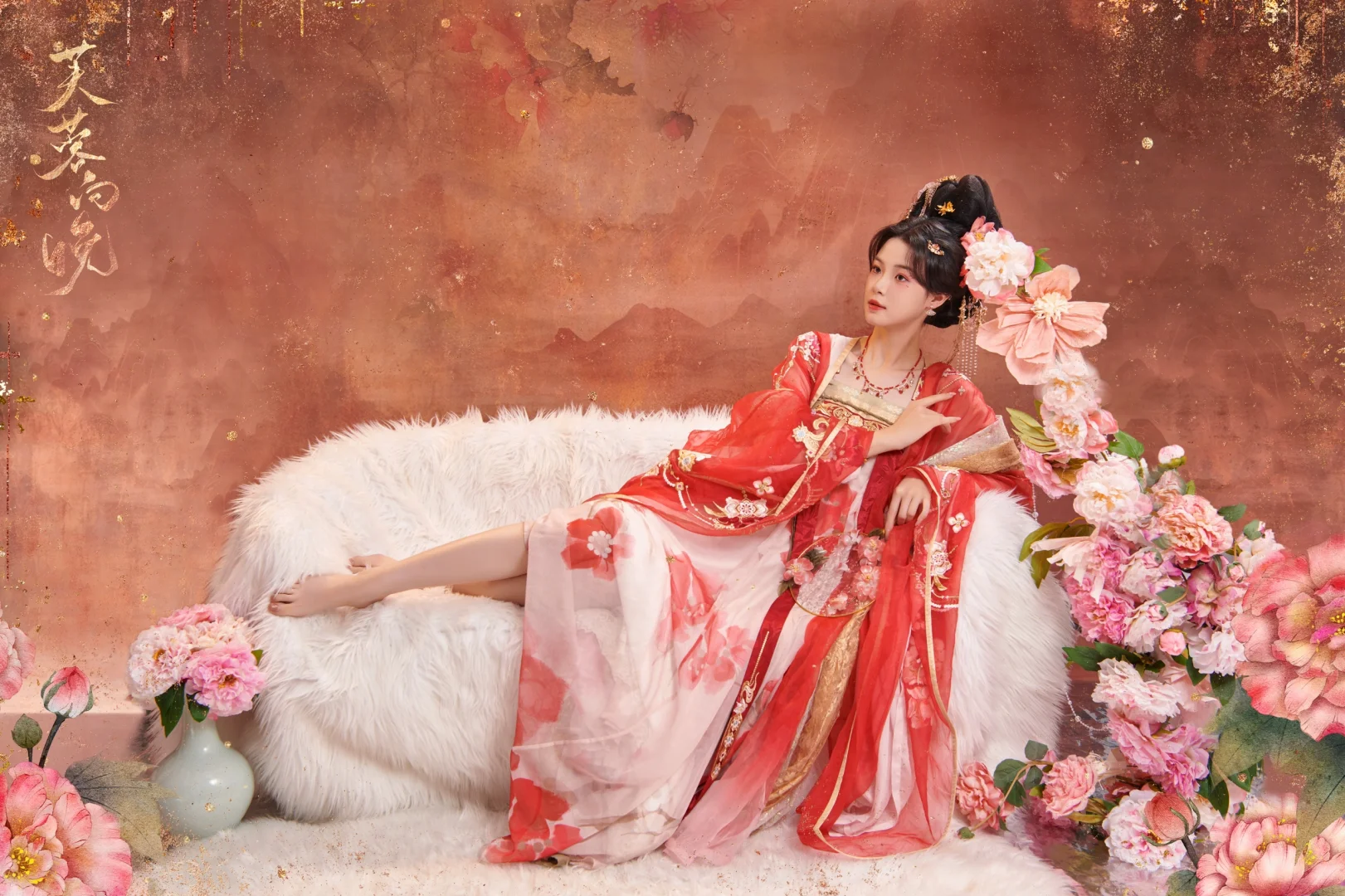 海马体芙蓉向晚🌺|“云想衣裳花想容。”