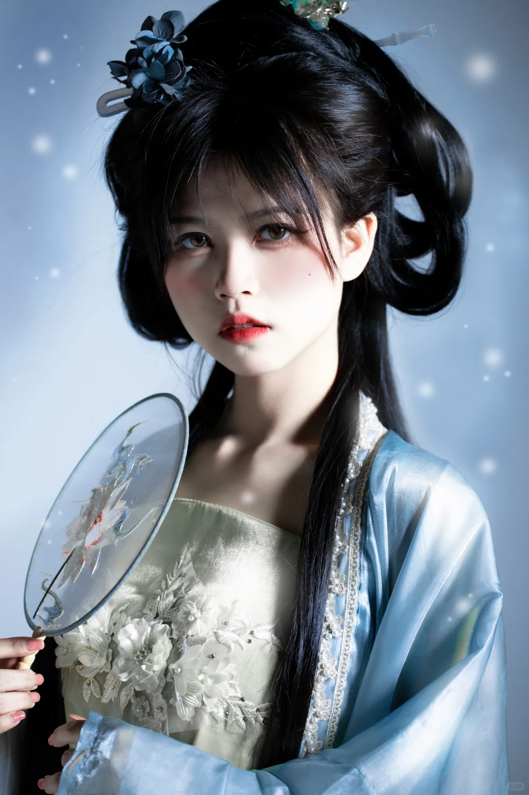 家人们!跟我学这几个汉服拍照动作!