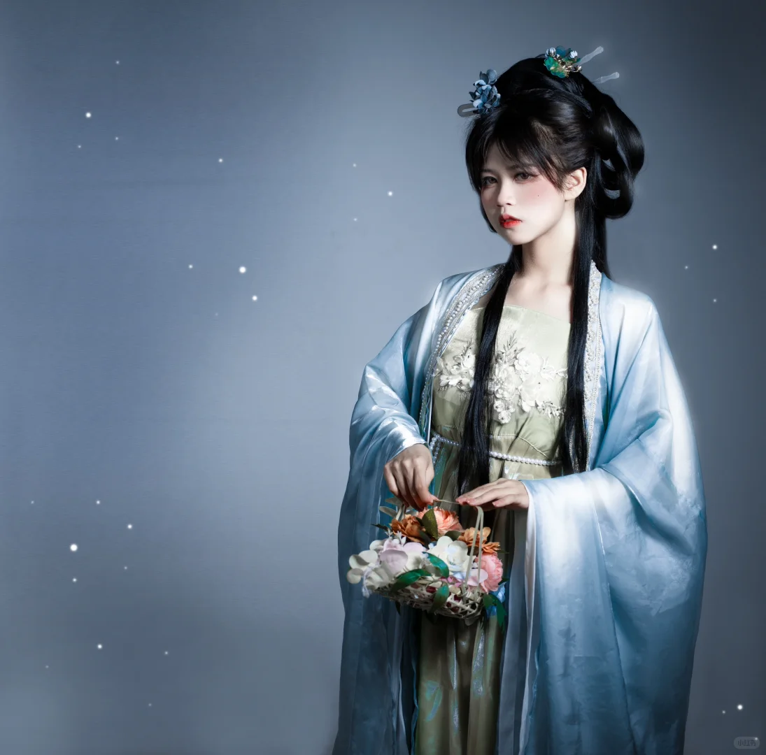 家人们!跟我学这几个汉服拍照动作!