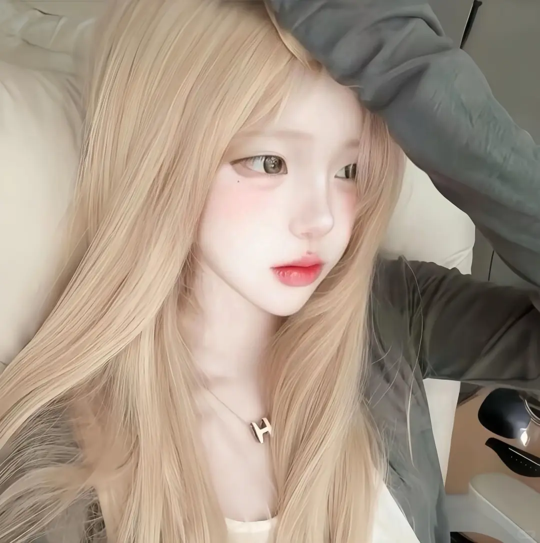 𝑾𝒆𝑪𝒉𝒂𝒕头像 | 无风格女头
