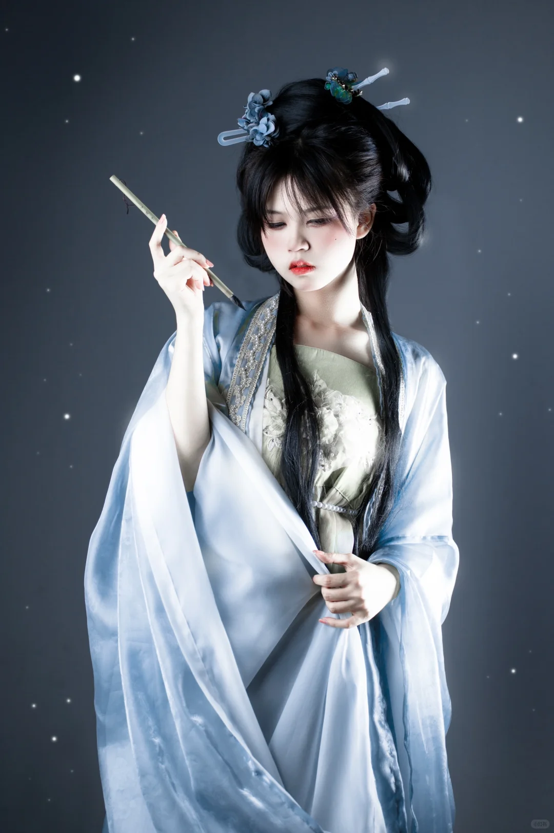 家人们!跟我学这几个汉服拍照动作!