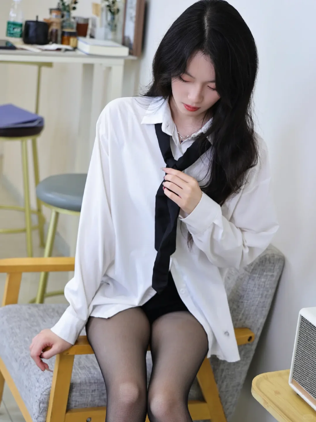 白衬衫真的很显白