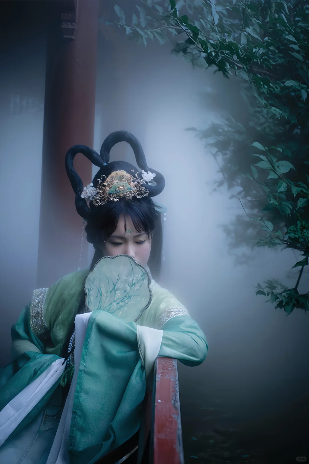 绿衣素袂，仙气缭绕